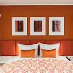 - Aparthotel 4*