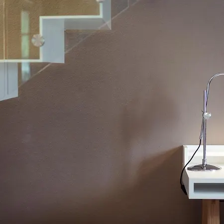 - Ξενοδοχείο με διαμερίσματα 4*